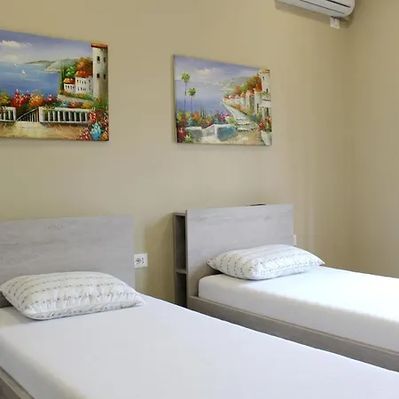 2v1 - Myslym Shyri Apartament *