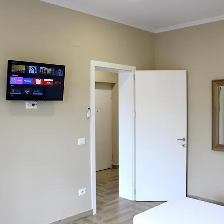 2v1 - Myslym Shyri Apartment